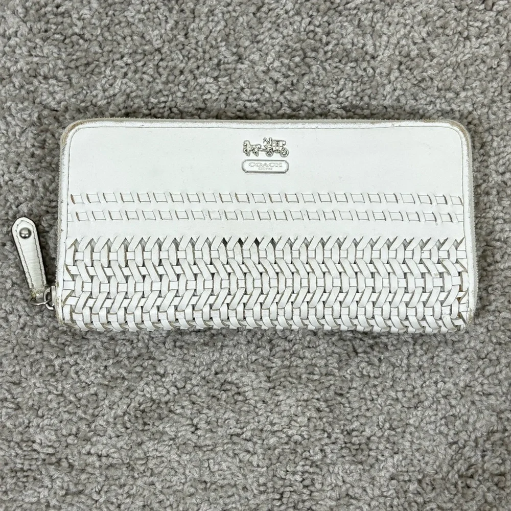 Coach Resort White Woven Leather Wallet with Metal Coach‎ Logo